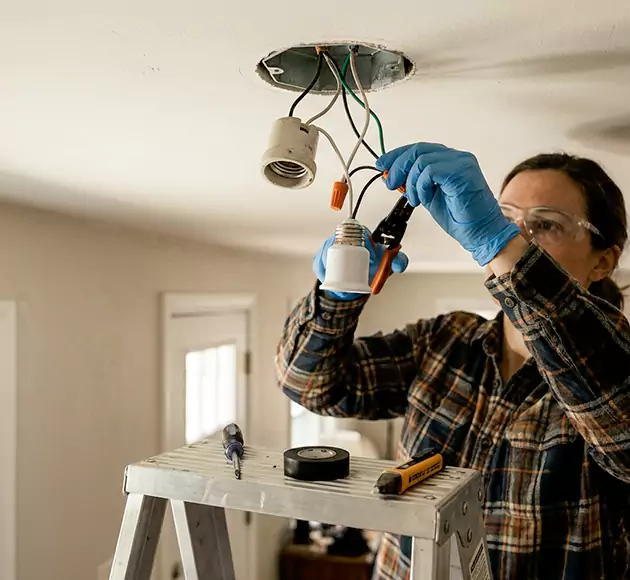 Professional Light Socket Replacement: Your Local Fixture Repair Team in Riverview, FL