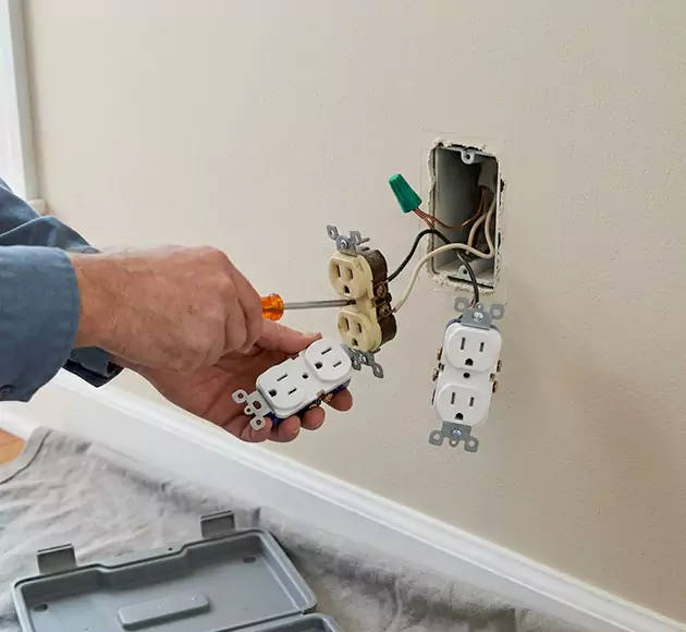 Professional Outlet Replacement: Your Local Swap-Out Team in Riverview, FL